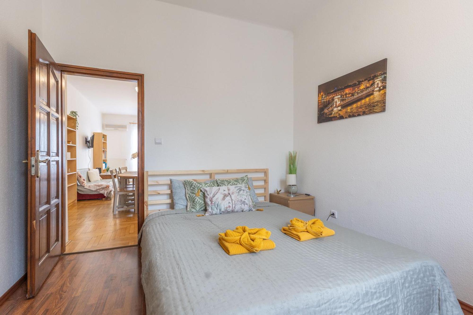 Riverside Balcony Apartment With View To Danube Budapest Luaran gambar