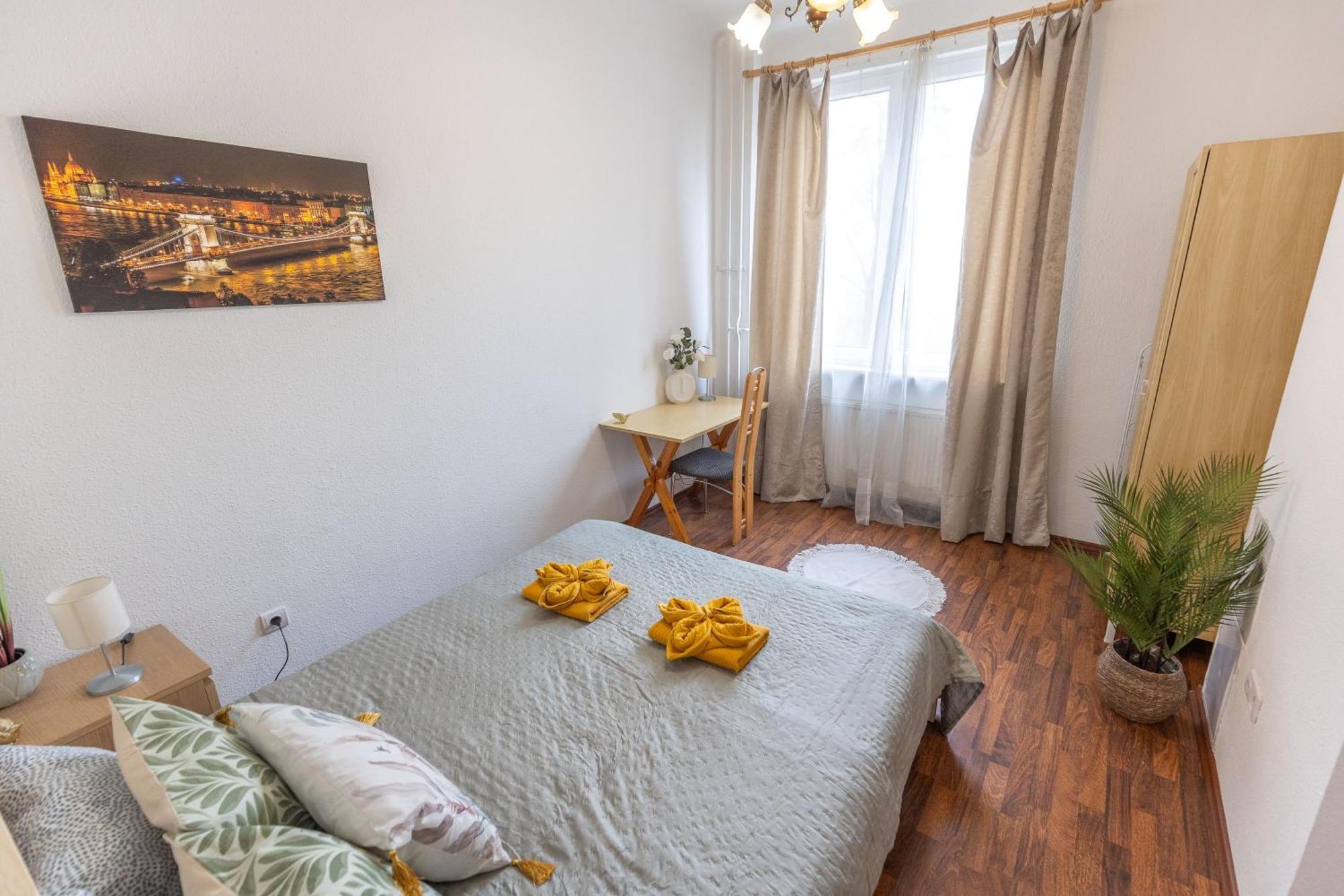 Riverside Balcony Apartment With View To Danube Budapest Luaran gambar