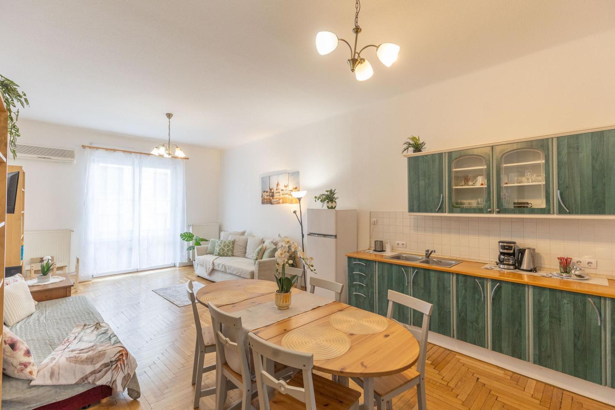 Riverside Balcony Apartment With View To Danube Budapest Luaran gambar
